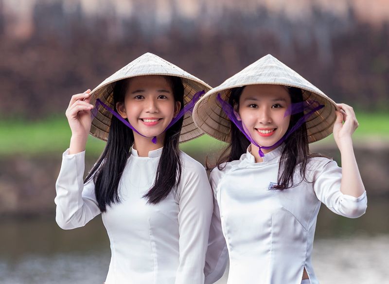 Mẫu dàn ý và bài văn thuyết minh về chiếc nón lá Việt Nam siêu hay