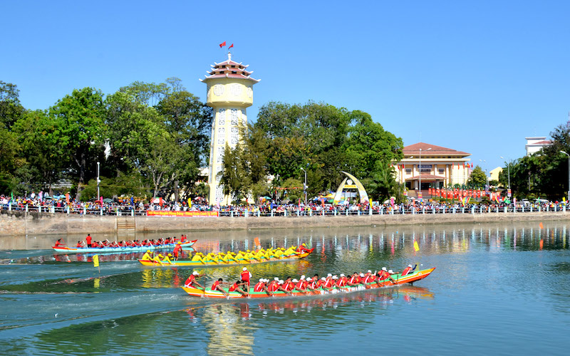 Hà Nội lần đầu tiên tổ chức đua thuyền rồng trên hồ Tây