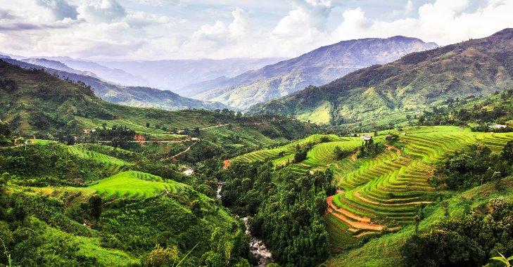 Dàn ý và bài văn "Cảm nhận vẻ đẹp thiên nhiên và con người Việt Bắc" cực hay