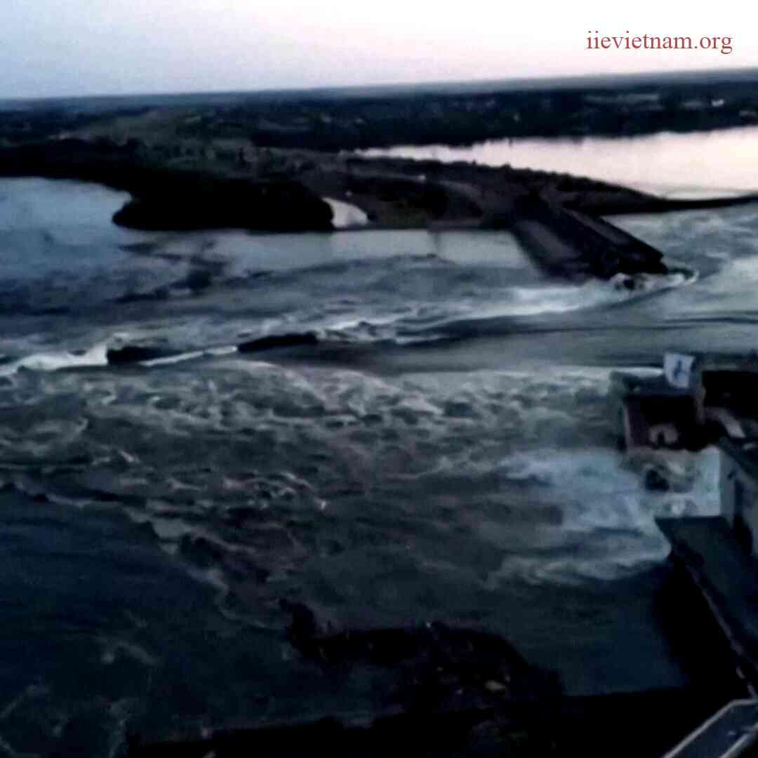 Ukraine Dam Collapse Video: Shocking Footage Emerges